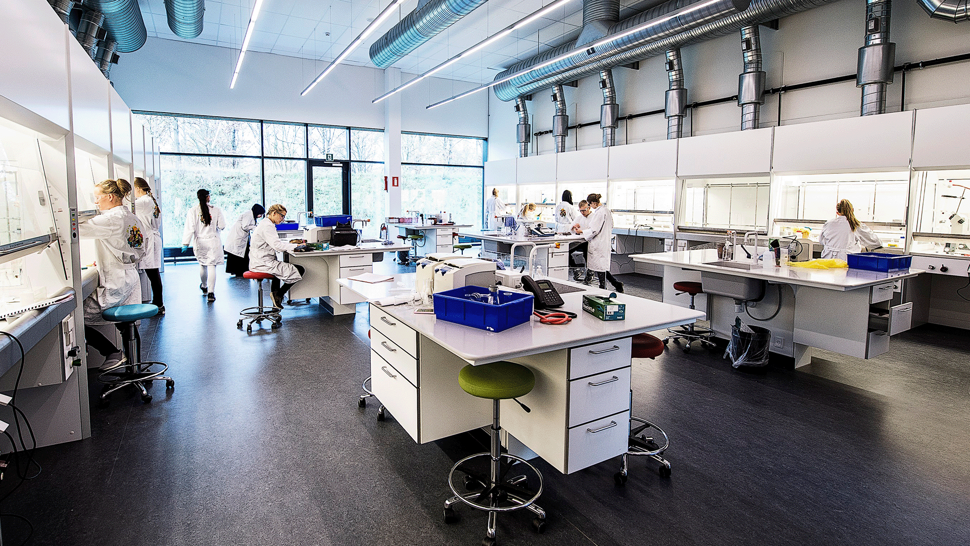 Chemistry lab in building 211